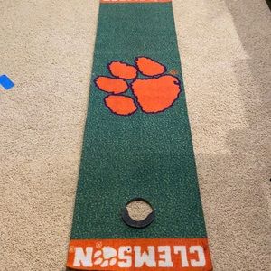 NCAA- CLEMSON TIGERS GOLF PUTTING MAT -18x72 inches.